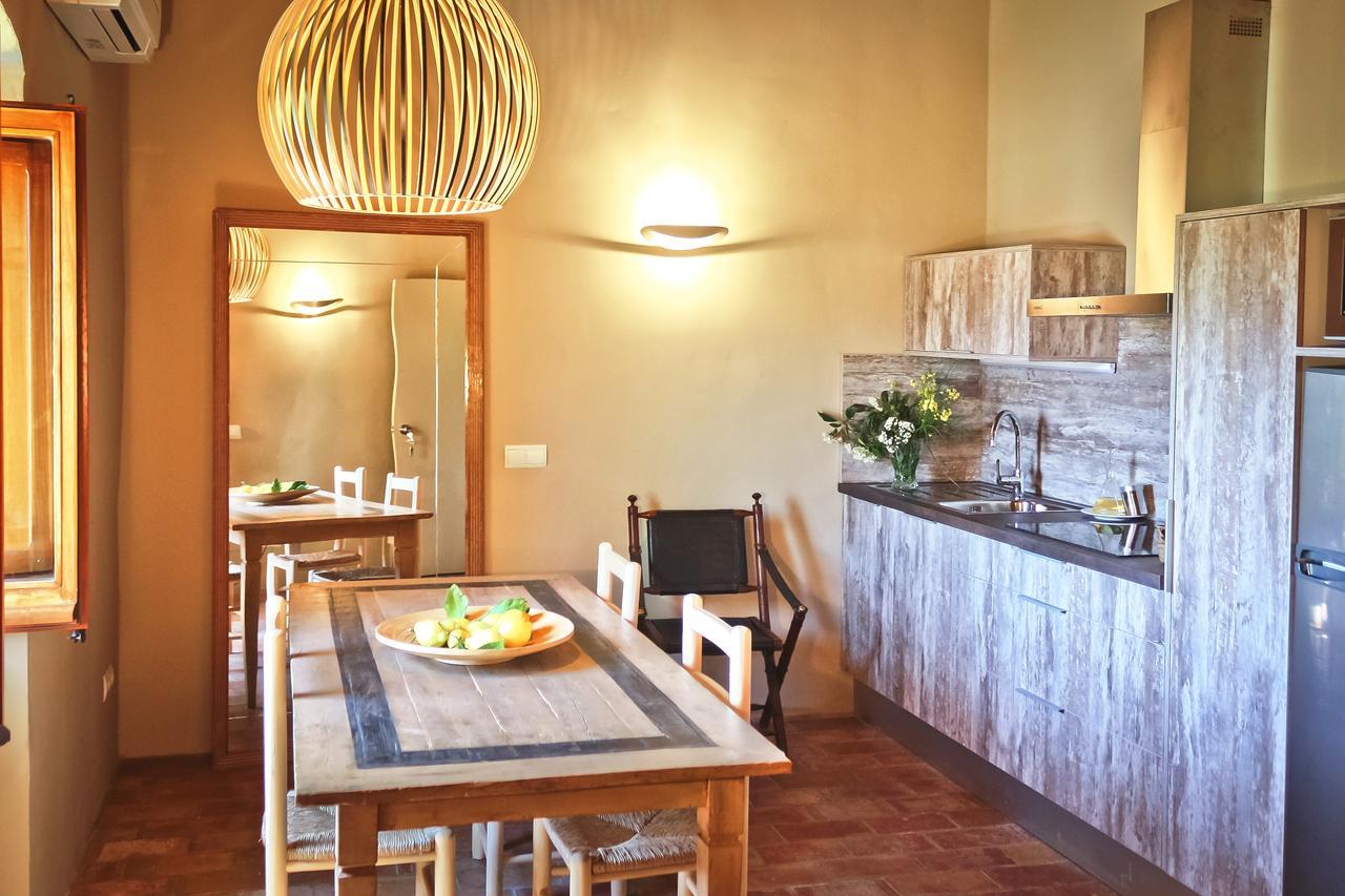 Apartamentos En La Rectoria De Regencós Esterno foto