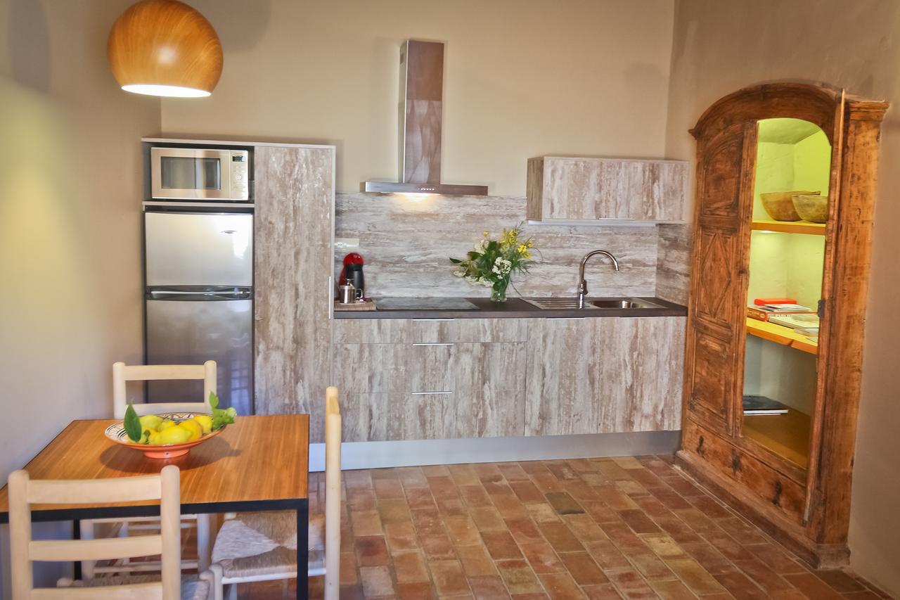 Apartamentos En La Rectoria De Regencós Esterno foto