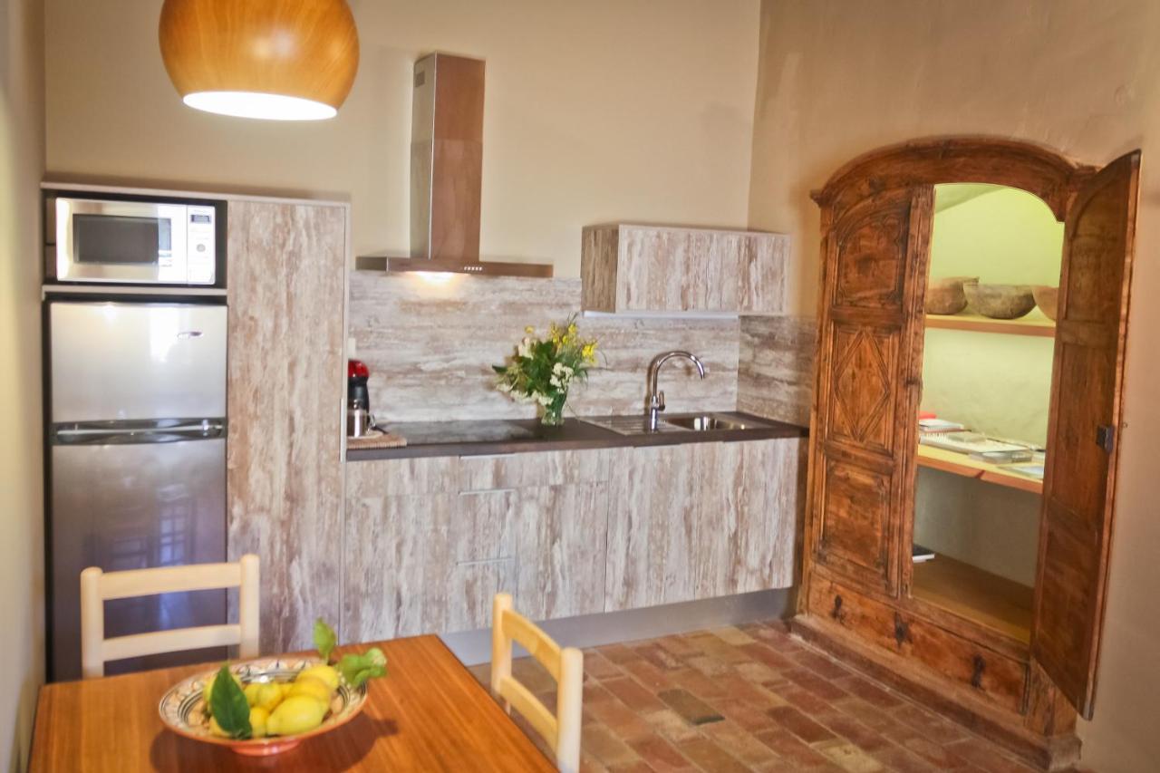 Apartamentos En La Rectoria De Regencós Esterno foto